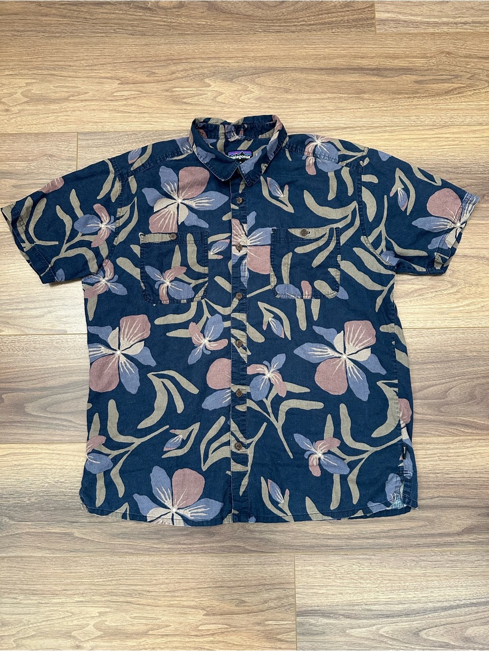 Patagonia Men’s Back Step Shirt in Blue Floral Size XL